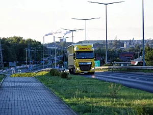 Czym się kierować przy zakupie nadkoli do TIR-a?